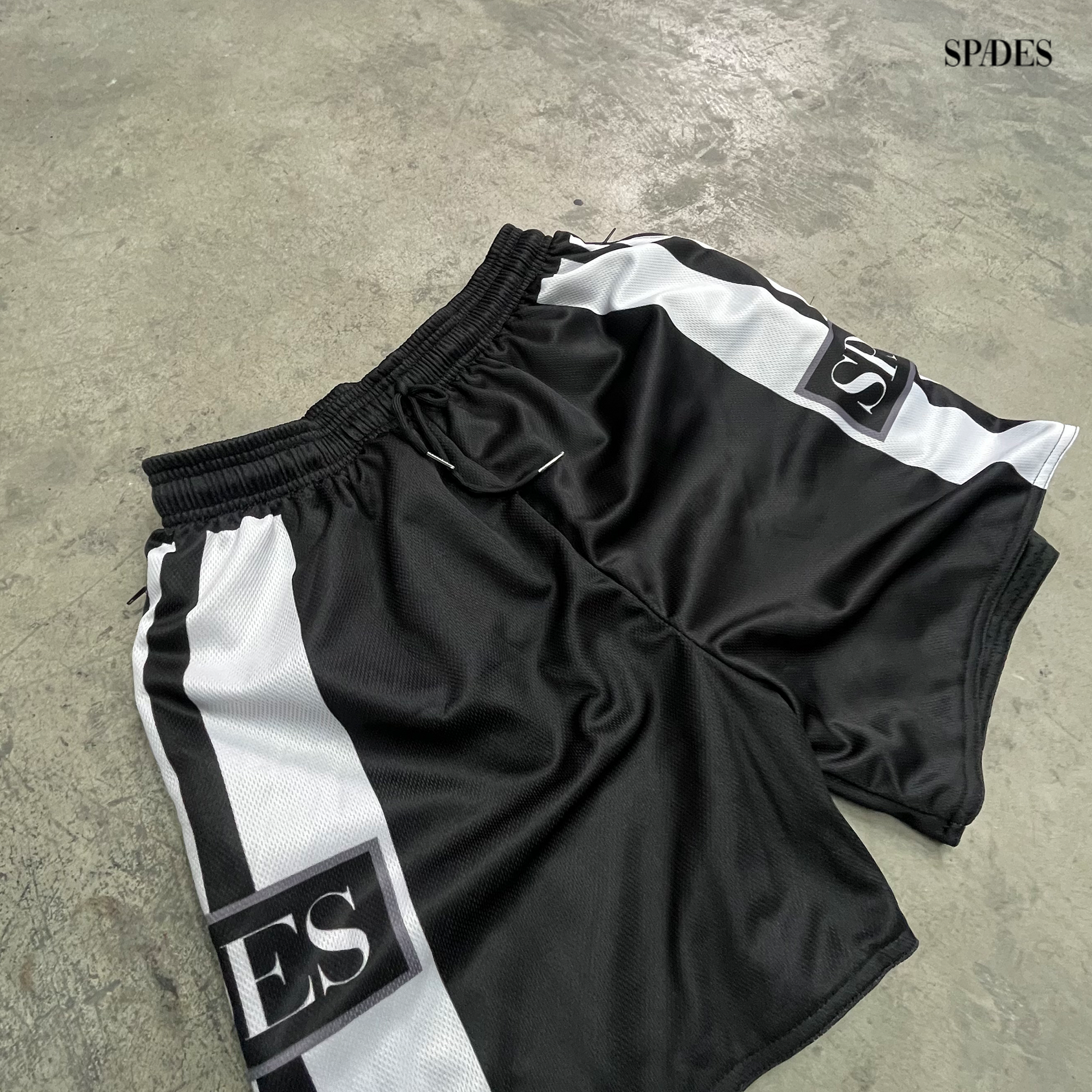 Off The Grid Black Mesh Shorts SPADES